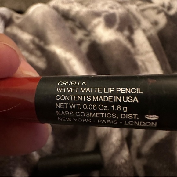 NARS Velvet Matte Lip Pencil - Cruella - Picture 6 of 7